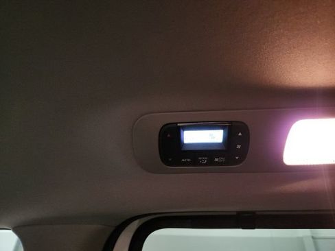 Used 2023 Honda Odyssey Elite image 29