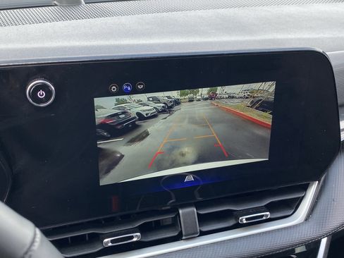 Used 2025 Chevrolet Equinox LT FWD image 23