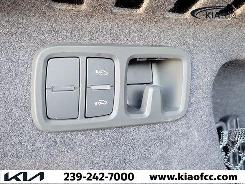 Used 2025 Audi SQ8 Prestige AWD/4WD image 11