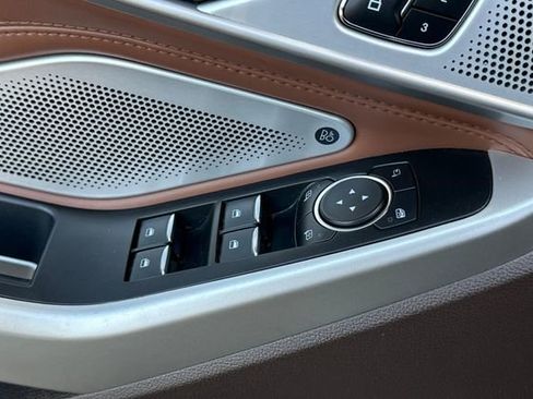 Used 2021 Ford Explorer King Ranch w/ Premium Technology Package image 12