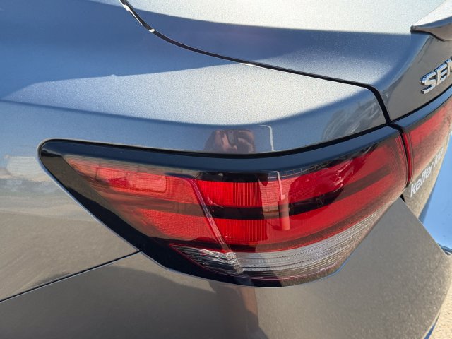 Used 2025 Nissan Sentra SR FWD image 14