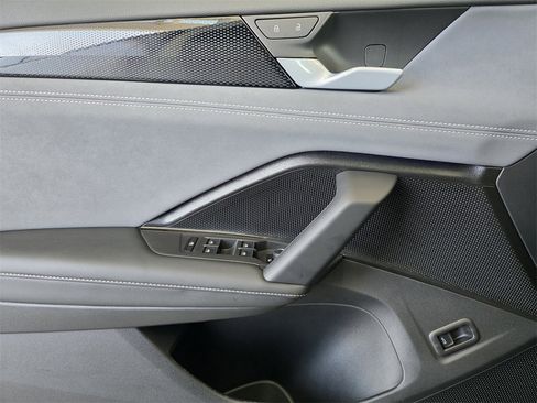 New 2026 Volkswagen Tiguan SE R-Line image 17