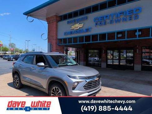 Used 2025 Chevrolet TrailBlazer LT AWD/4WD image 1