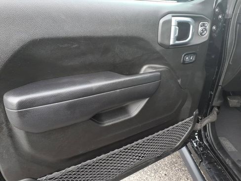 Used 2024 Jeep Wrangler Unlimited Rubicon image 12