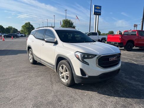 Used 2019 GMC Terrain SLE w/ Driver Convenience Package AWD/4WD image 2