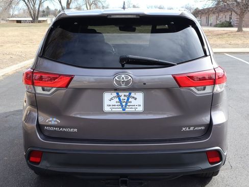 Used 2019 Toyota Highlander XLE image 6
