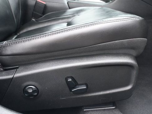 Used 2020 Chrysler 300 Touring L w/ Quick Order Package 2EF image 18