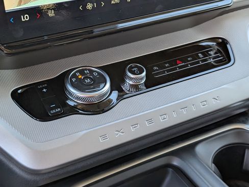 New 2025 Ford Expedition Max Active image 17