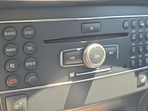 Used 2012 Mercedes-Benz GLK 350 4MATIC image 27