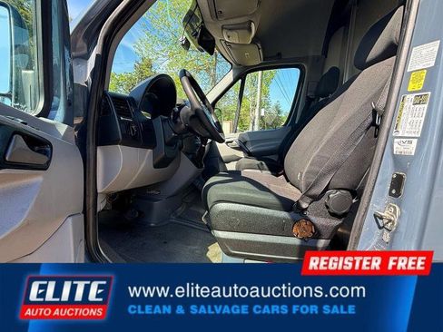 Used 2018 Mercedes-Benz Sprinter 2500 image 21