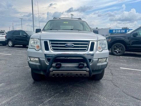 Used 2010 Ford Explorer Sport Trac XLT AWD/4WD image 2