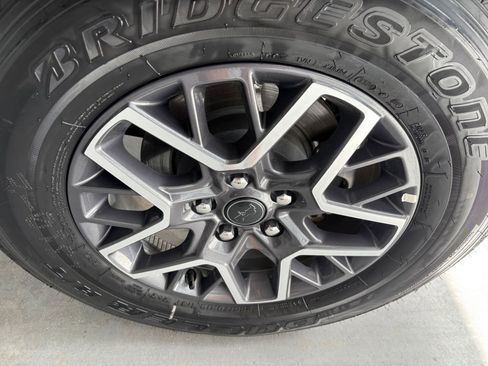 Used 2025 Jeep Wrangler Sahara image 30