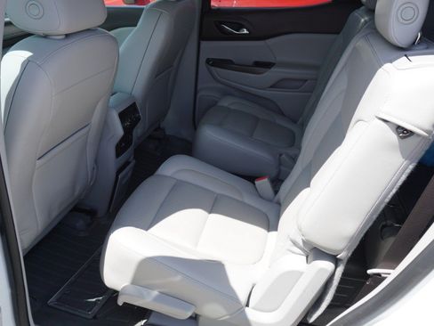 Used 2017 GMC Acadia SLT FWD image 10