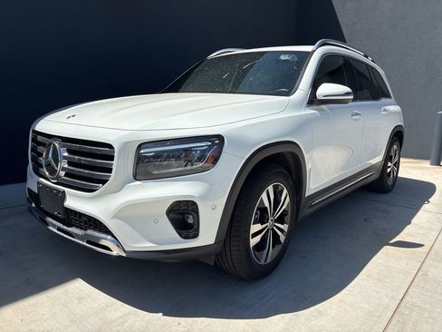 Used 2025 Mercedes-Benz GLB 250 image 1