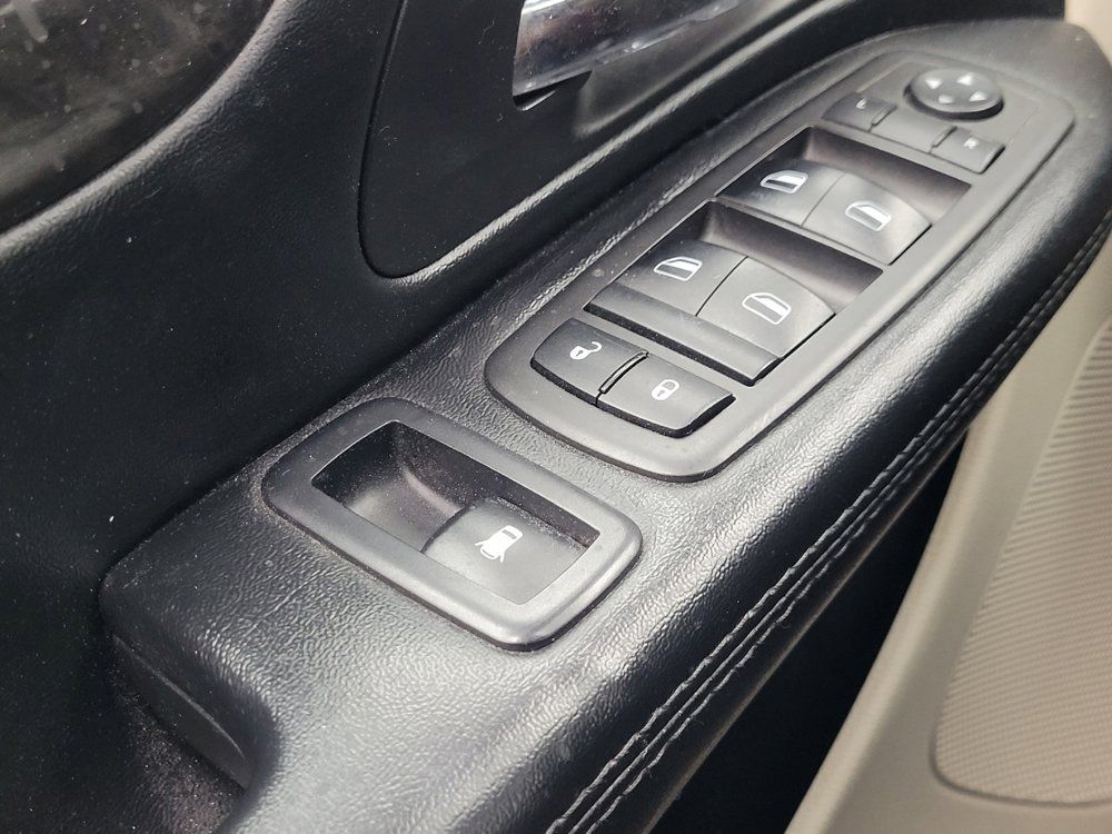 Used 2019 Dodge Grand Caravan SE FWD image 27
