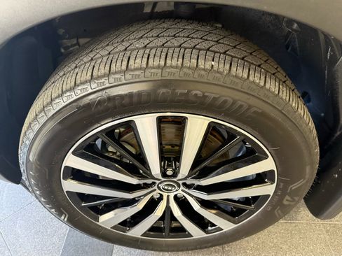 Used 2025 Nissan Pathfinder Platinum image 51