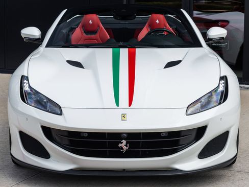 Used 2020 Ferrari Portofino RWD image 4