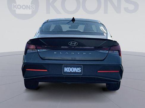 New 2026 Hyundai Elantra Sport image 5
