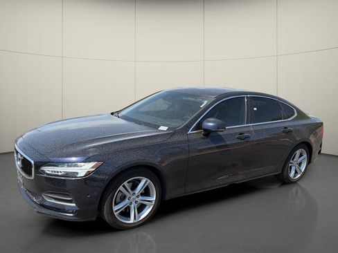 Used 2017 Volvo S90 T5 Momentum w/ Convenience Package FWD image 3