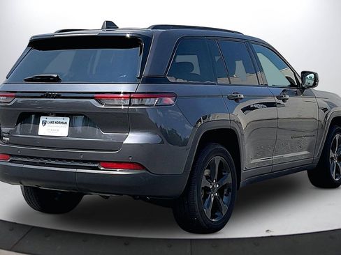 Certified 2023 Jeep Grand Cherokee Altitude AWD/4WD image 9