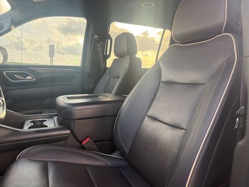 Used 2022 Chevrolet Suburban Premier image 10