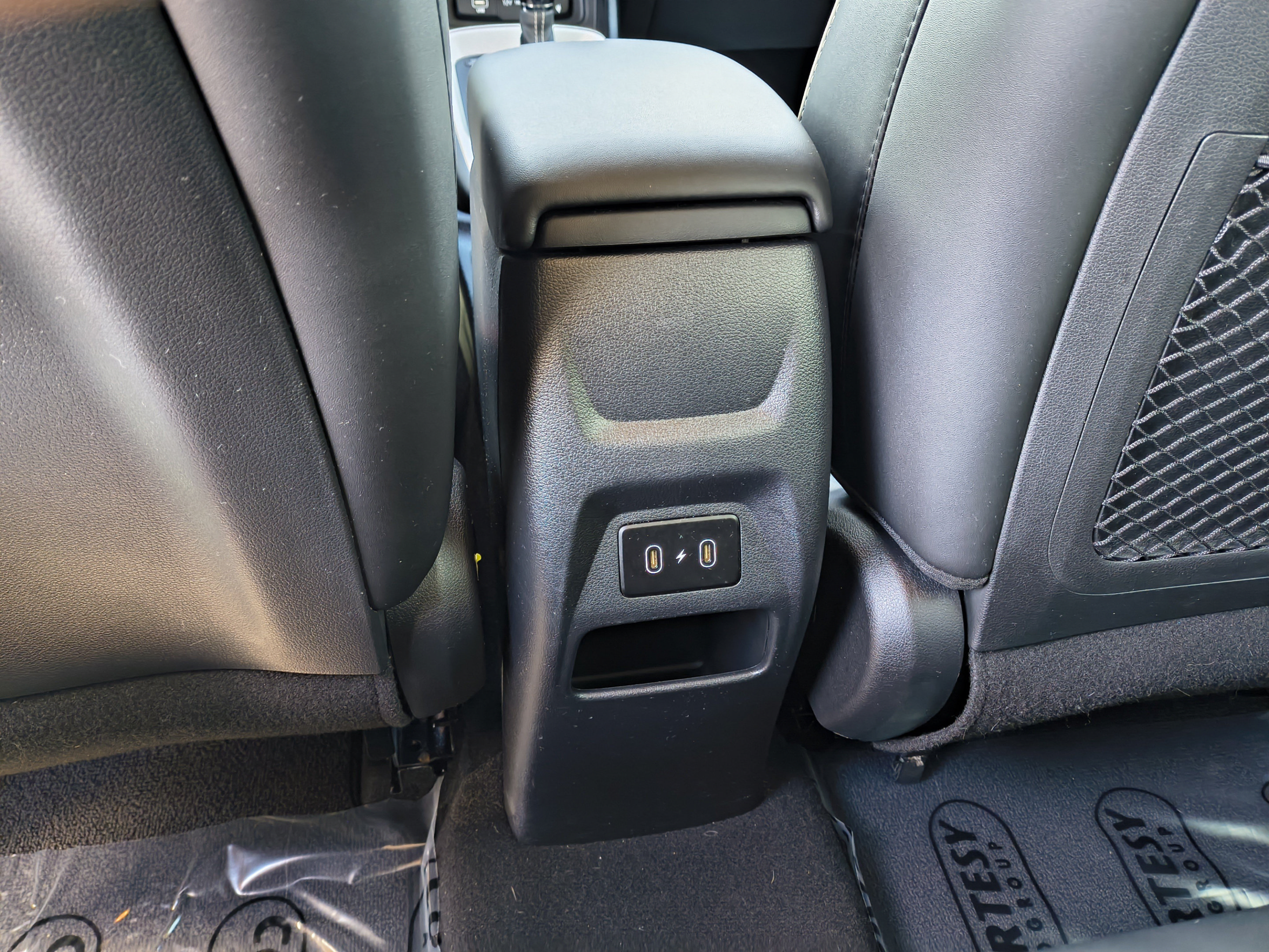 Certified 2024 Hyundai Venue Limited FWD image 14