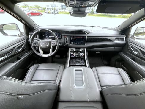 Used 2023 GMC Yukon XL Denali w/ Denali Reserve Package AWD/4WD image 15