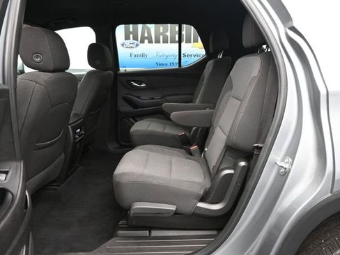 Used 2023 Chevrolet Traverse LT FWD image 9