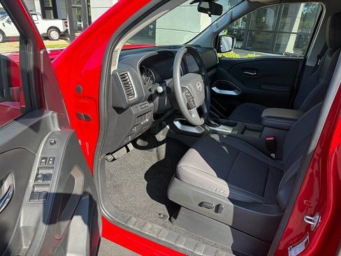 Used 2023 Nissan Frontier SV AWD/4WD image 9