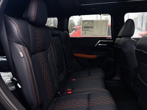 New 2025 Mitsubishi Outlander SEL image 23