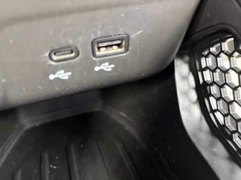 Used 2024 Chevrolet TrailBlazer RS FWD image 29