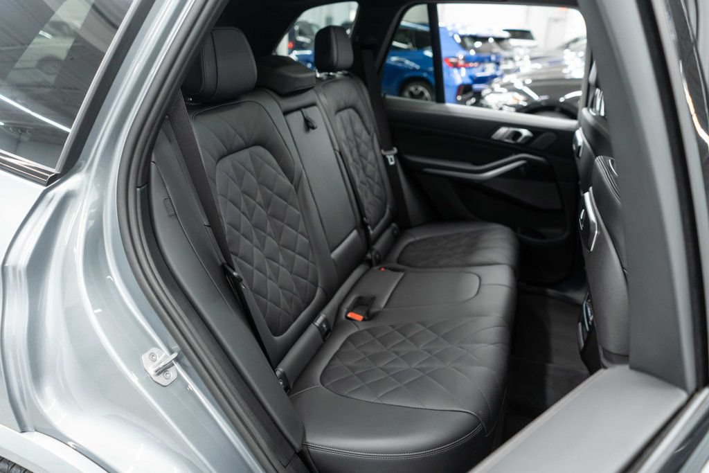 Used 2026 BMW X5 xDrive40i AWD/4WD image 13