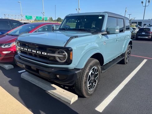 Used 2023 Ford Bronco Outer Banks AWD/4WD image 2