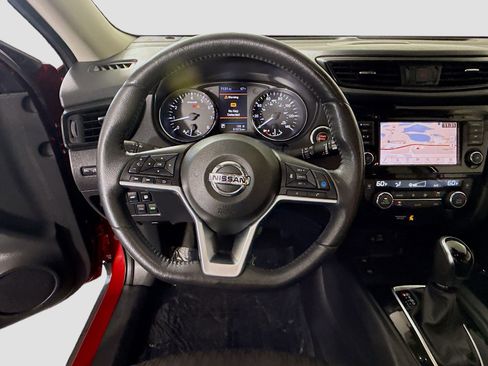 Used 2019 Nissan Rogue SV w/ Sun & Sound Touring Package image 13