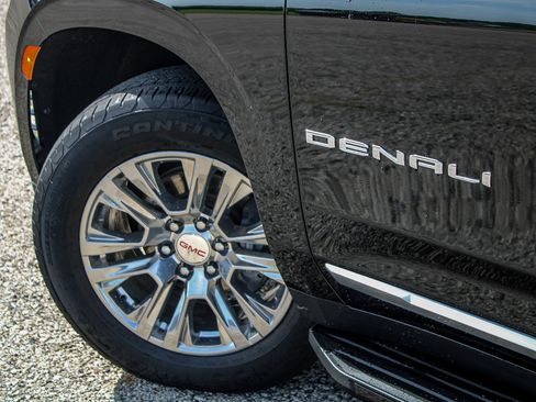 Used 2024 GMC Yukon Denali AWD/4WD image 12