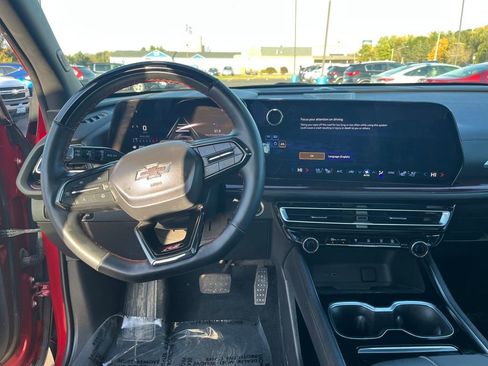 Used 2024 Chevrolet Traverse RS image 13