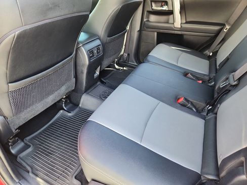 Used 2020 Toyota 4Runner SR5 Premium image 11