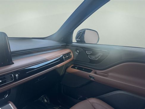 New 2026 Lincoln Aviator Reserve image 18