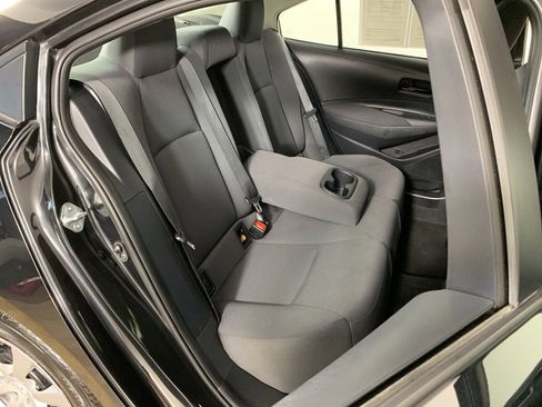 Used 2022 Toyota Corolla LE image 34
