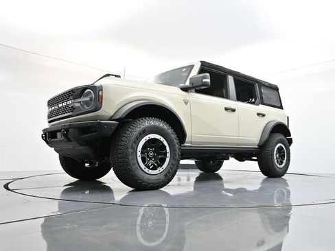 New 2025 Ford Bronco Badlands image 27