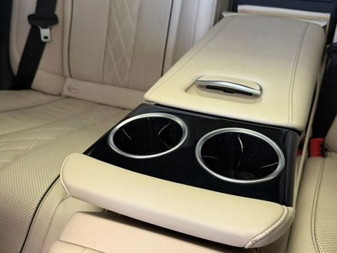Used 2019 Mercedes-Benz S 560 Sedan image 37