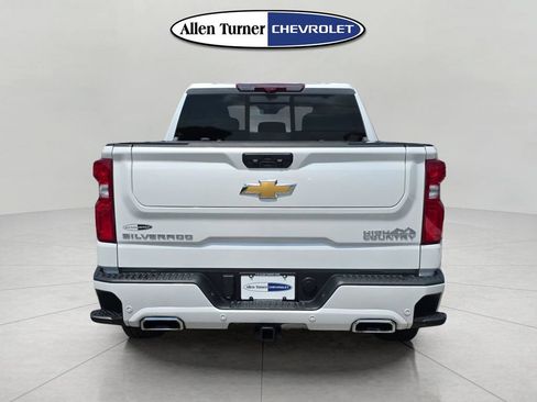 Used 2025 Chevrolet Silverado 1500 High Country AWD/4WD image 5