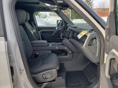 New 2026 Land Rover Defender 130 X-Dynamic SE image 17