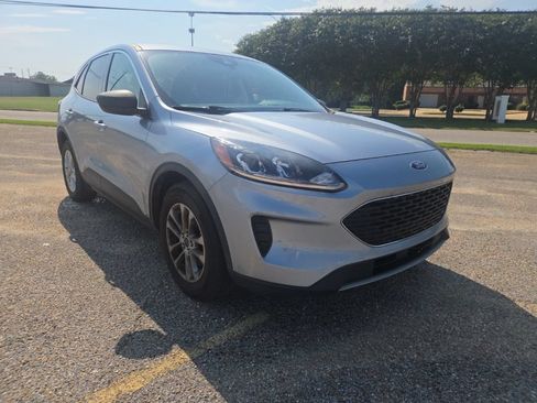 Used 2022 Ford Escape SE FWD image 1