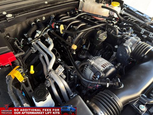 Used 2022 Jeep Gladiator Sport image 16