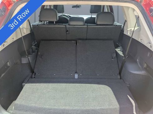 Used 2018 Volkswagen Tiguan SE w/ Panoramic Sunroof Package FWD image 12