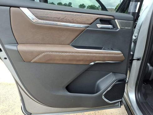 New 2026 GMC Acadia Denali Ultimate AWD/4WD image 17