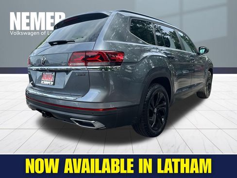 Certified 2023 Volkswagen Atlas SE w/ Panoramic Sunroof Package AWD/4WD image 4