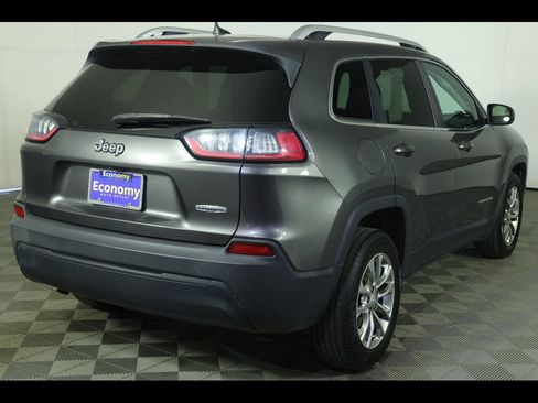 Used 2019 Jeep Cherokee Latitude Plus w/ Comfort/Convenience Group FWD image 12