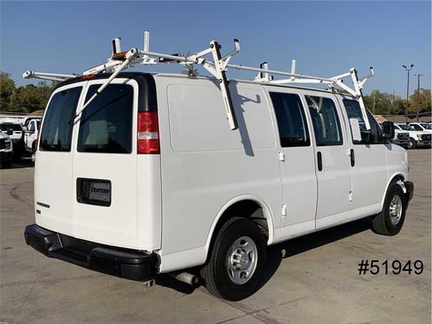 Used 2018 Chevrolet Express 2500 w/ Driver Convenience Package image 8